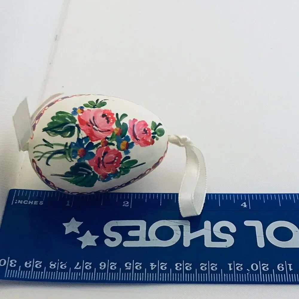 #2870 Hand Painted Egg ornament 2.5 IN